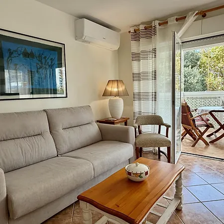 A 50m De La Playa Apartament *