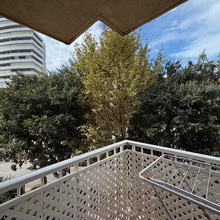 A 50m De La Playa Apartament *